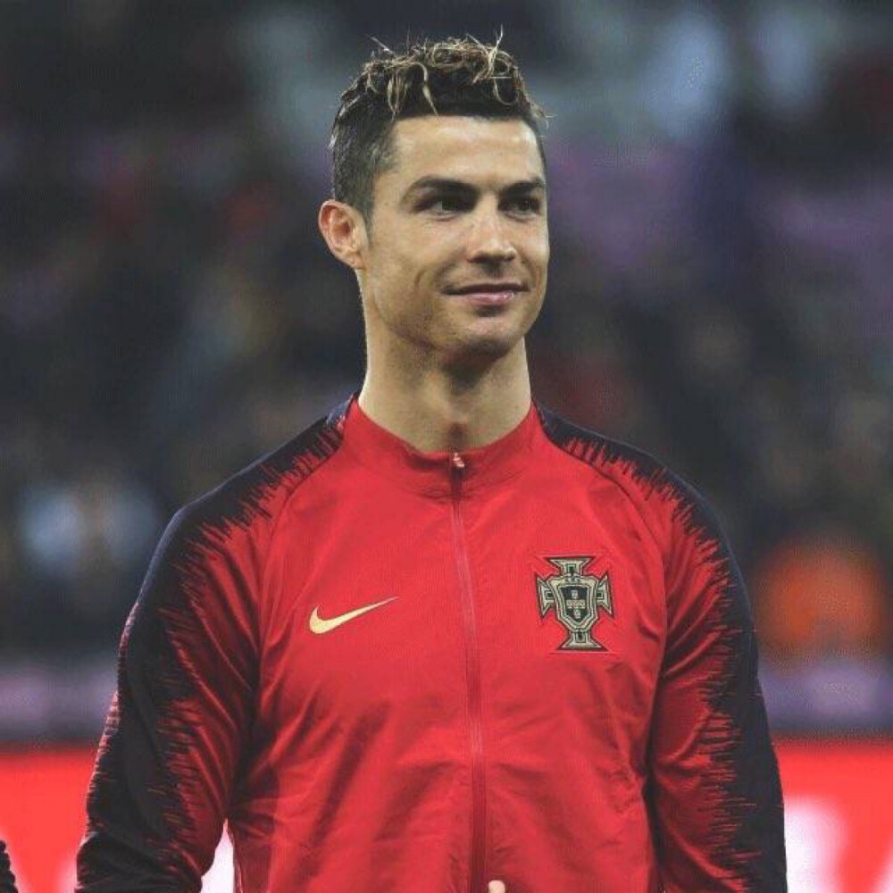 贡献两双表现！埃迪关键时刻盖帽＆进攻篮板帮助灰熊拿下比赛（埃迪砍下两双，关键大帽+前场篮板助灰熊取胜）