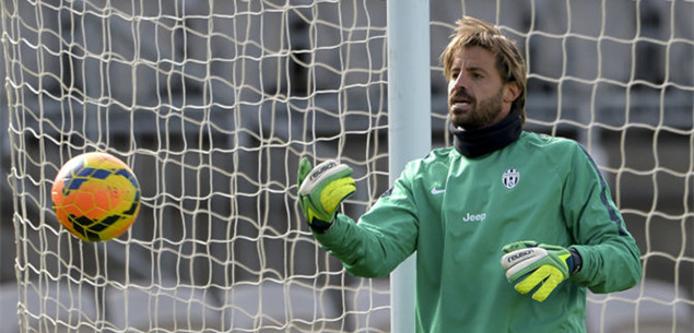 凯恩加盟拜仁后欧冠30场24球，同期仅有姆巴佩进球数与他持平（加盟拜仁后，凯恩欧冠30战轰入24球，同期仅姆巴佩可与之并列）