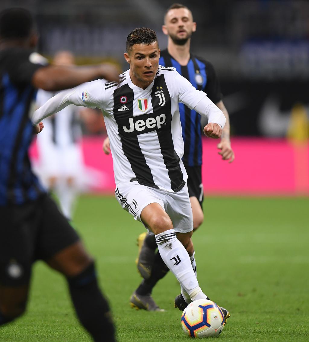 图片报：于帕想在新合同第一年就加入解约金条款，拜仁不同意（图片报：于帕希望新合同首年设解约金条款，遭拜仁拒绝）