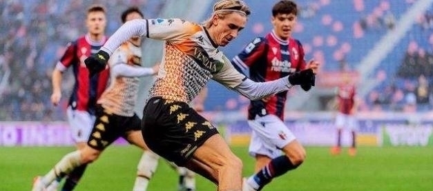 FC26美丽足球：维蒂尼亚、德容领衔，金外脚背夸雷斯马在列（FC26华丽足球：维蒂尼亚携德容压阵，金外脚背夸雷斯马上榜）