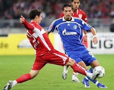 世界冠军黄雅琼、刘雨辰举行婚礼，樊振东、汪顺送上视频祝福（黄雅琼、刘雨辰喜结连理，樊振东、汪顺视频送祝福）