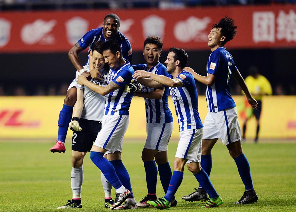 科曼称赞阿尔克马尔19岁中场斯密特：他身上的特质像佩德里（科曼：阿尔克马尔19岁中场斯密特的特质让我想起佩德里）