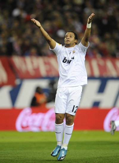 萨拉赫缺席欧冠名单后晒训练照，卡拉格发文力挺利物浦（萨拉赫无缘欧冠名单后晒训练照，卡拉格发文声援利物浦）