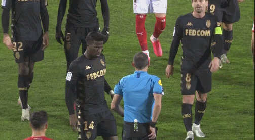 早报：拜仁的四线一十六胜，在我的肩膀上扛着！